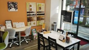 2021年10月21日朝のRoom's Bar店内です