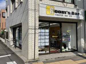 2022年5月24日朝のRoom's Bar店頭です