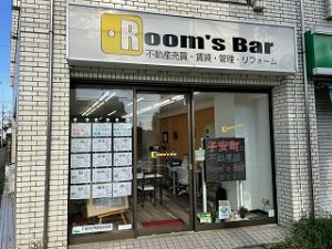 2022年8月1日朝のRoom's Bar店頭です